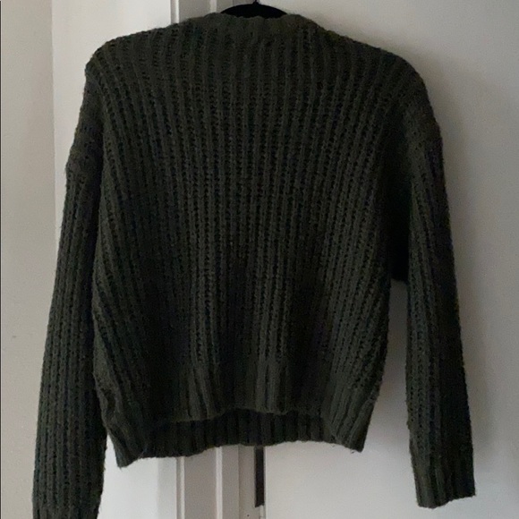 green sweater - Picture 2 of 3
